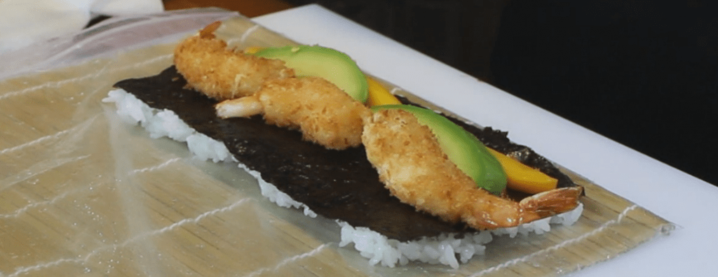 riempimento sushi roll salmone