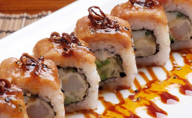 sushi-prato-uramaki